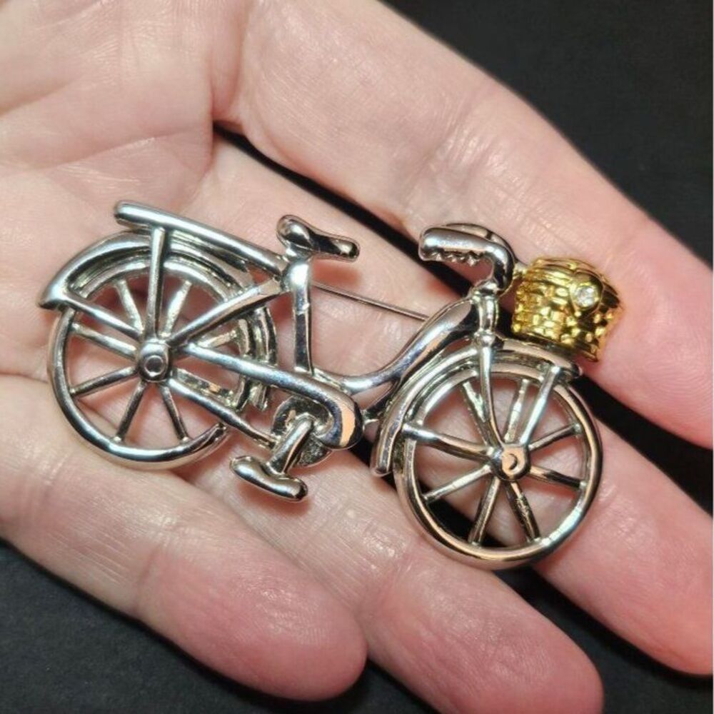 Two-tone bicycle brooch silver gold basket on front